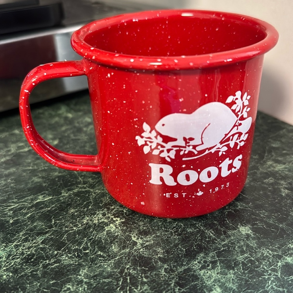 Roots Red Tin Cup Candle Holder 3.5”x 3”